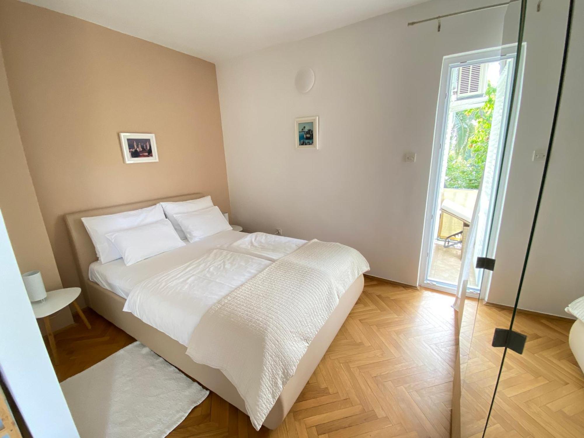 Apartments Flora 2 Banjol Екстериор снимка